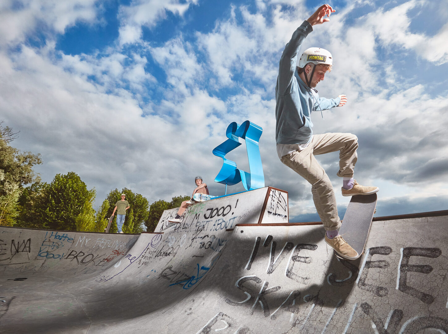 Skater in der Halfpipe